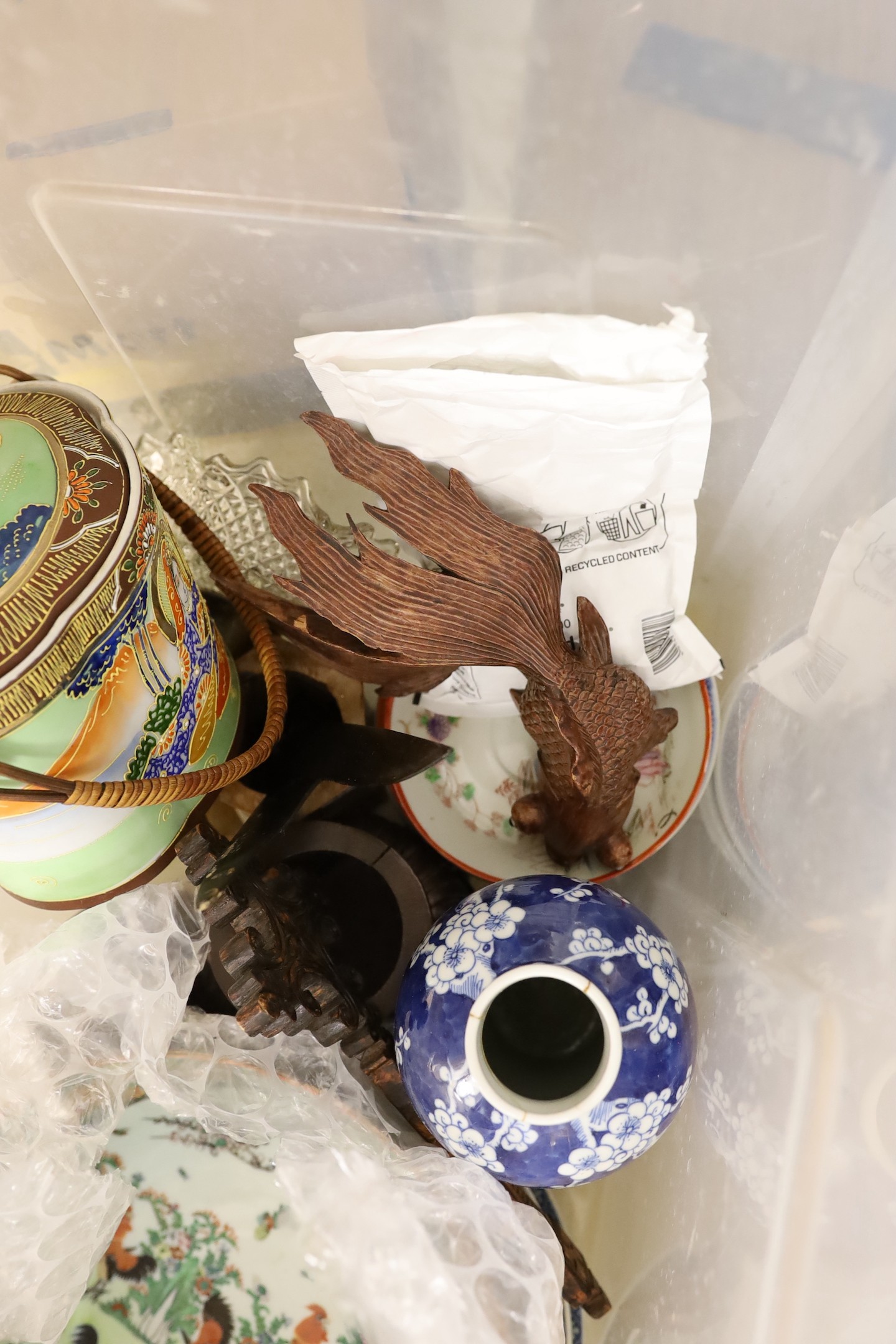 A group of mixed oriental ceramics including Chinese